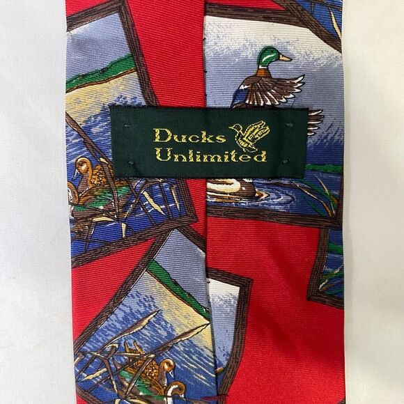 #6667 Ducks Unlimited Red with Ducks Mens Necktie, Tie - Picture 4 of 6
